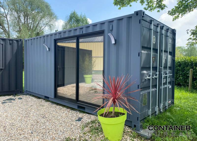 Vente de container aménagé sur-mesure pour magasin et installation à Lyon 69