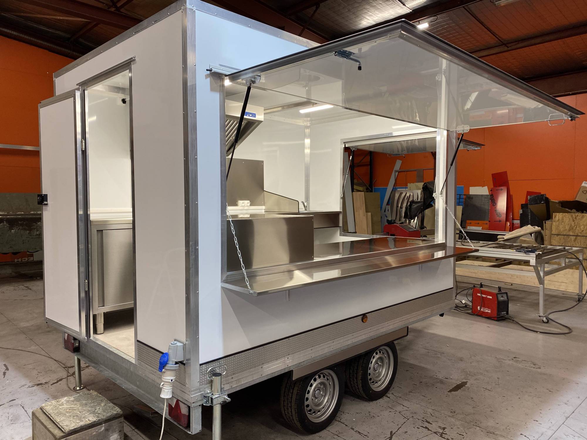 combien coute une fabrication de remorque snack pour la restauration mobile Marseille