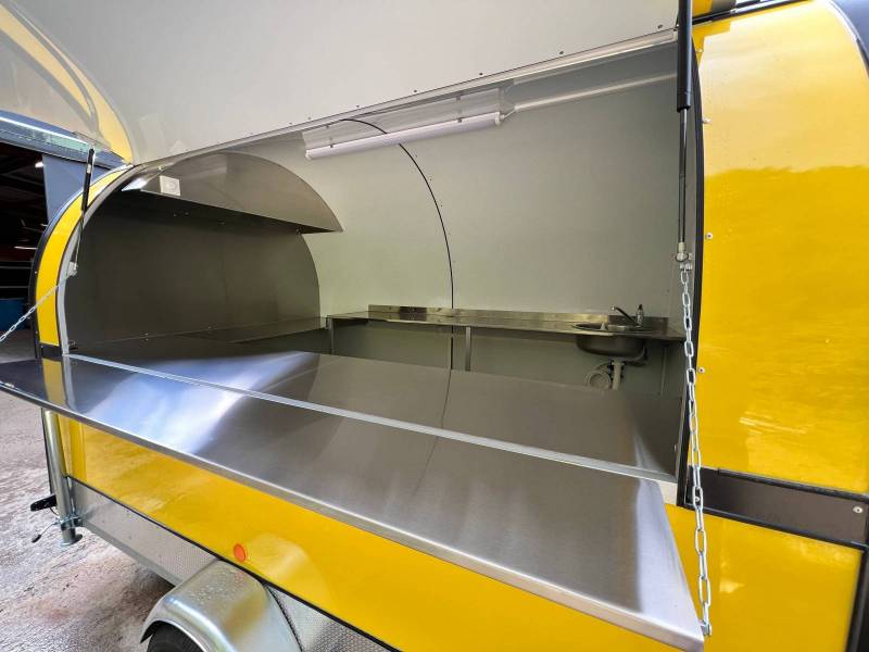 Louer une remorque magasin avec équipement pas cher à Lyon 69