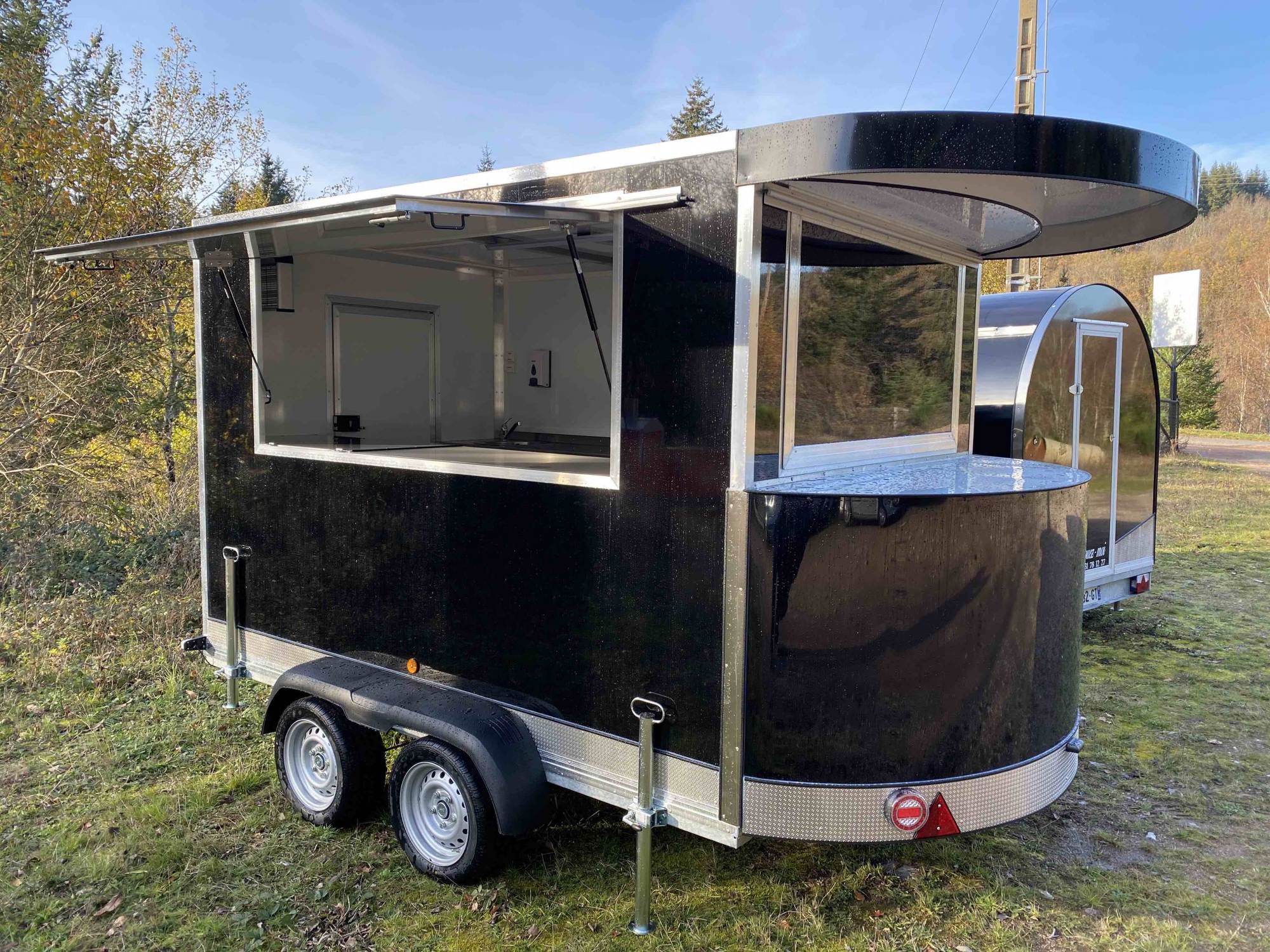 VENTE DE remorque crêpes et gaufres aux normes tout équipée Belgique